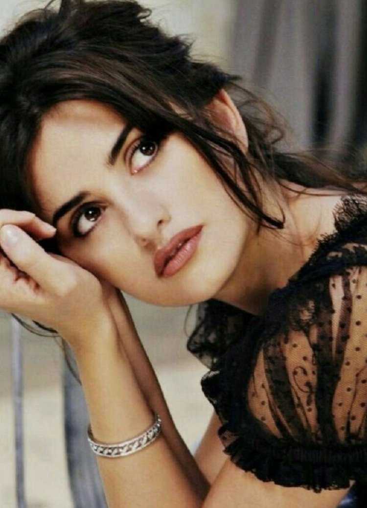 Джессика Альба цвет волос брюнет