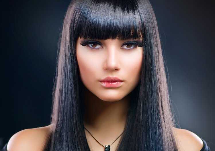 Брюнетки с белой челкой11