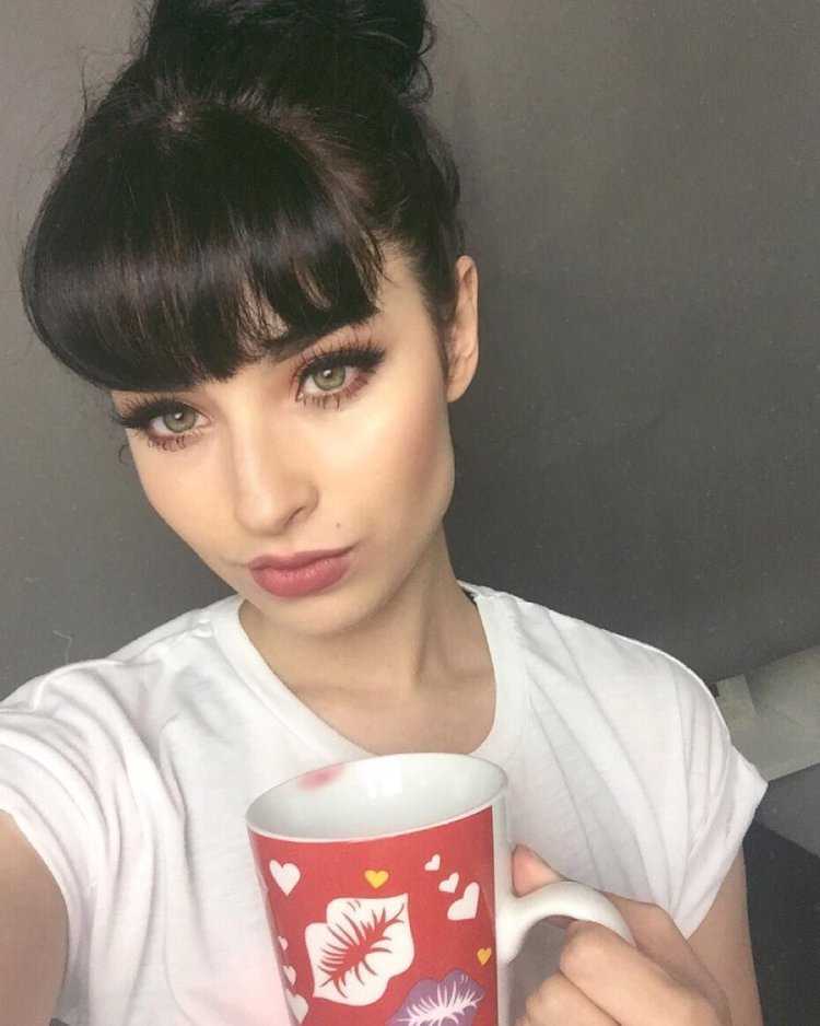 Селфи с челкой