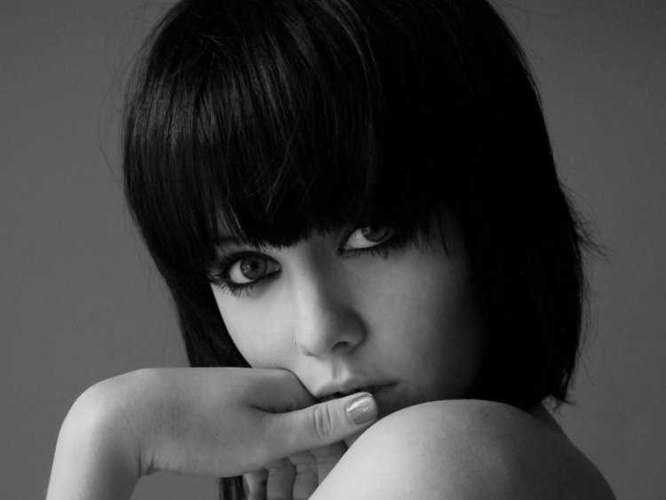 Брюнетки с короткими волосами каре68