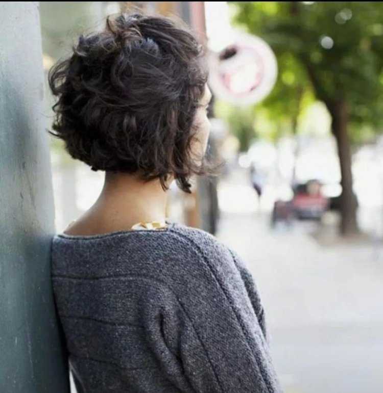 Брюнетки с короткими волосами каре59