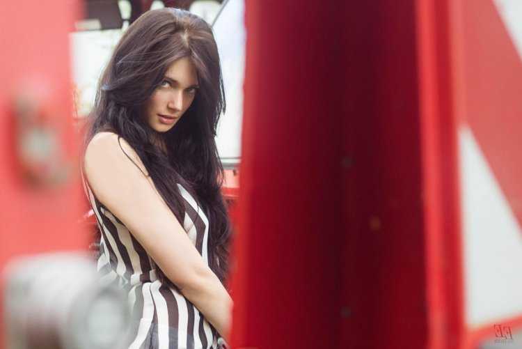 Темноволосые девушки из сериалов