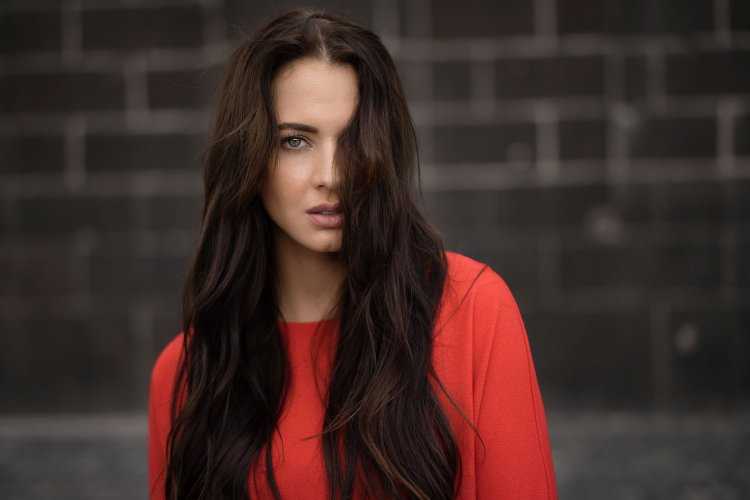 Красивые брюнетки с длинными волосами