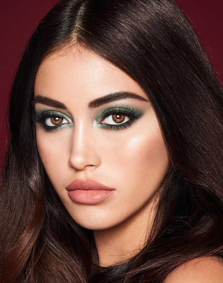 Макияж для зеленоглазых брюнеток