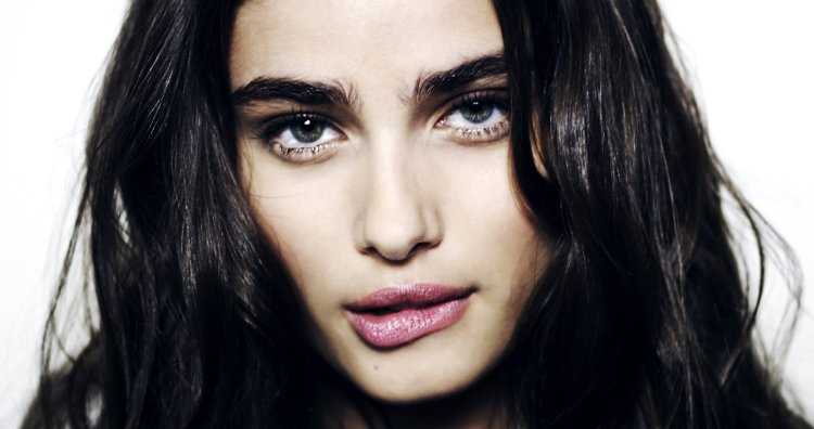 Тейлор Хилл темные волосы