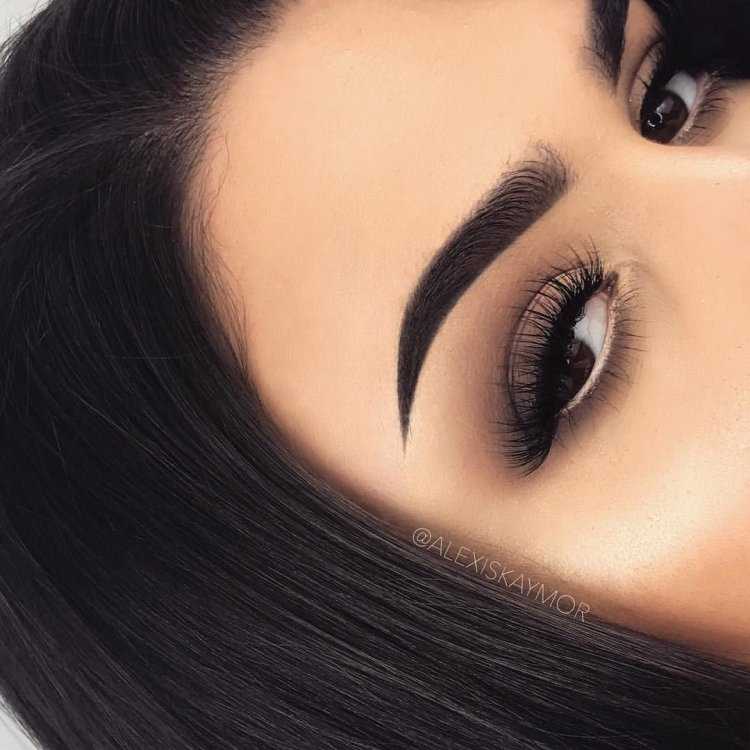 Красивый макияж для карих глаз