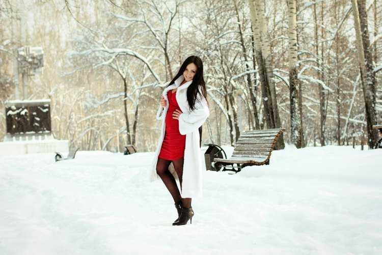 Зимняя фотосессия для девушки брюнетки