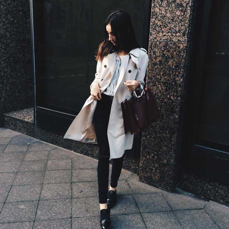 Девушки в пальто тумблер