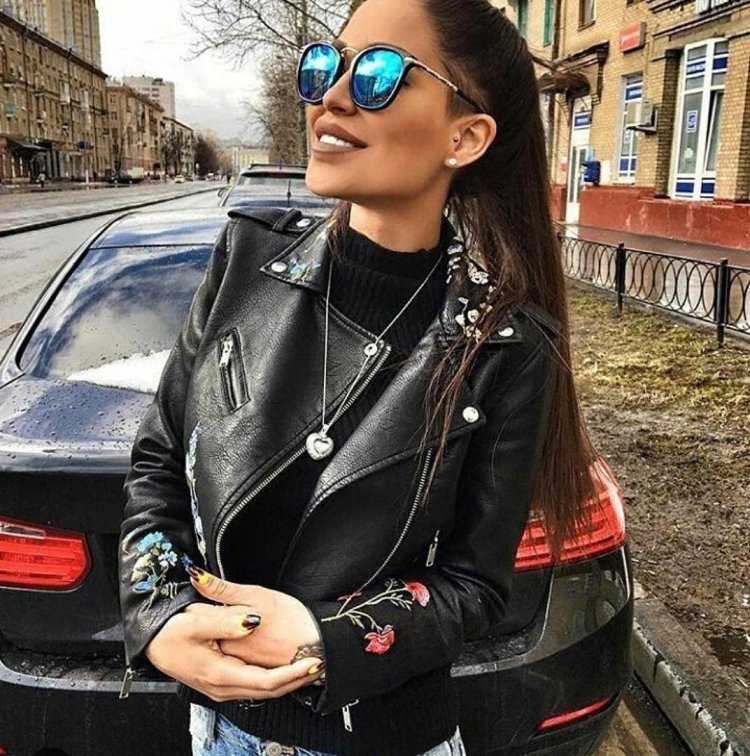 Селфи в кожаной куртуи