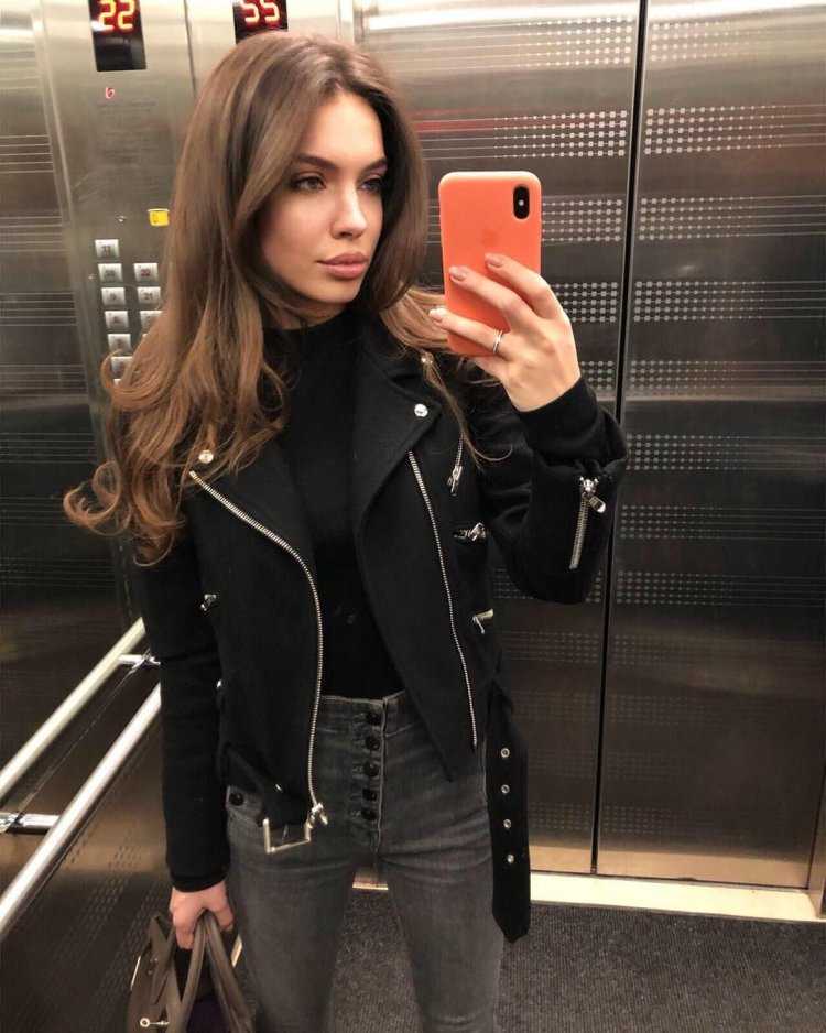 Шей Митчелл образы