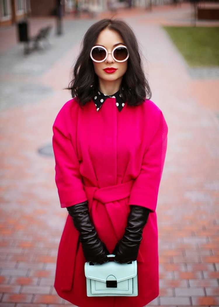 Девушка в ярком образе