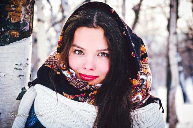 Павлопосадский платок шиповник