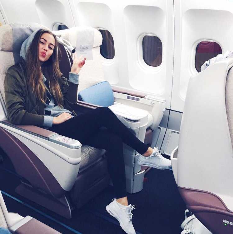 Образ для полета на самолете летом