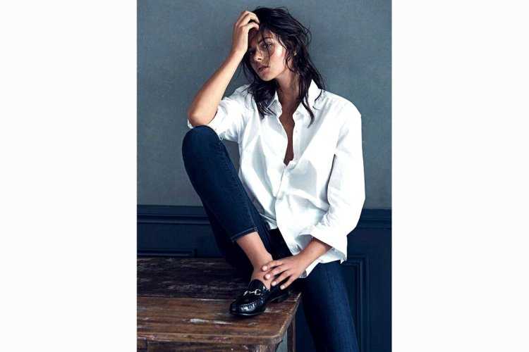 Брюнетки в синих рубашках14