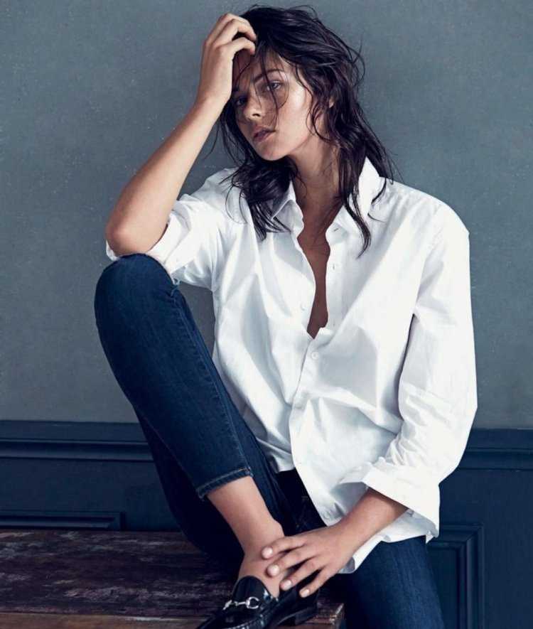 Девушка в белой рубашке