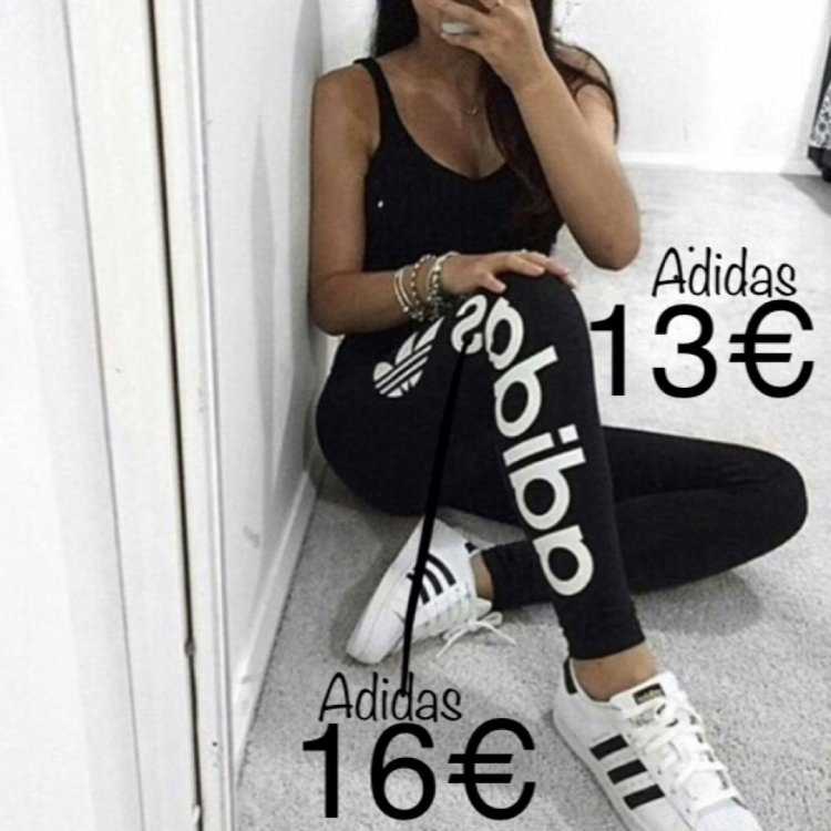 Брюнетки в костюме адидас