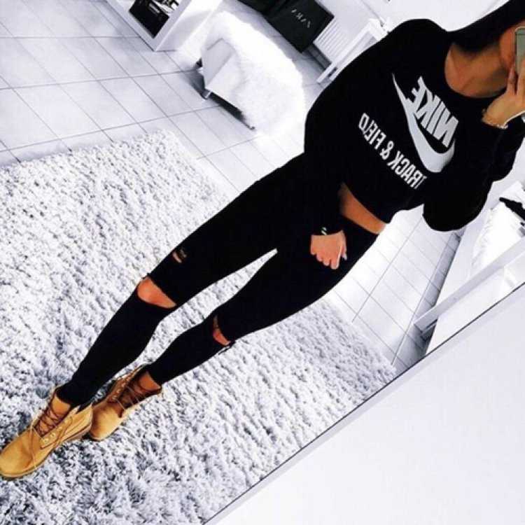 Красивые девушки в найке