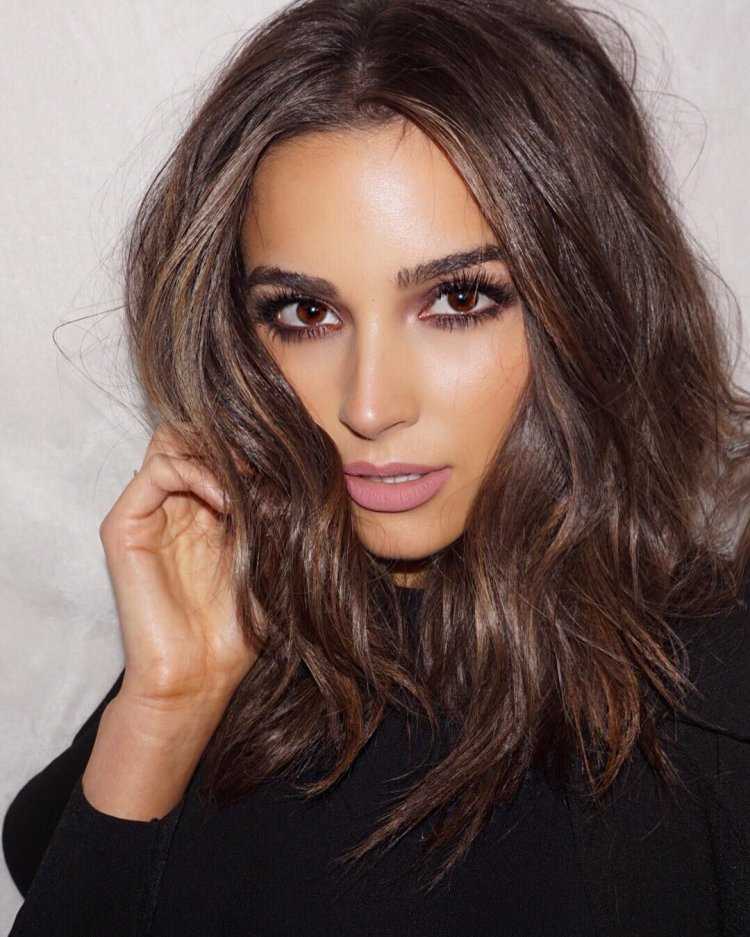 Оливия Калпо темный