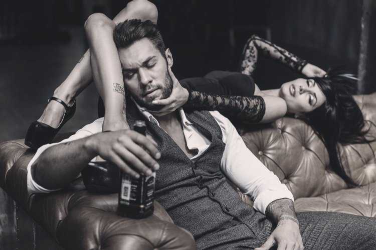 Брутальный мужчина и женщина