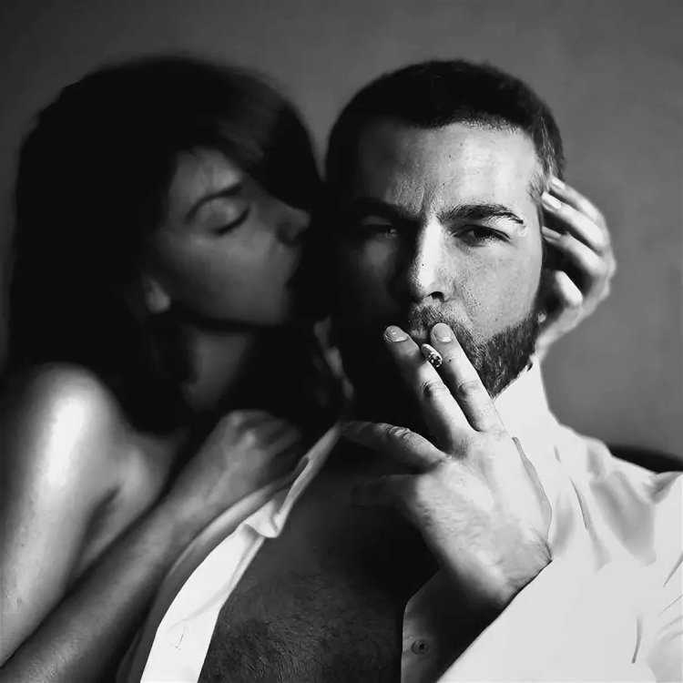 Брутальный мужчина и женщина