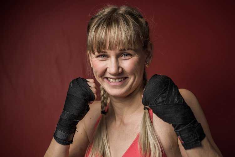 Бой Инна Сагайдаковская