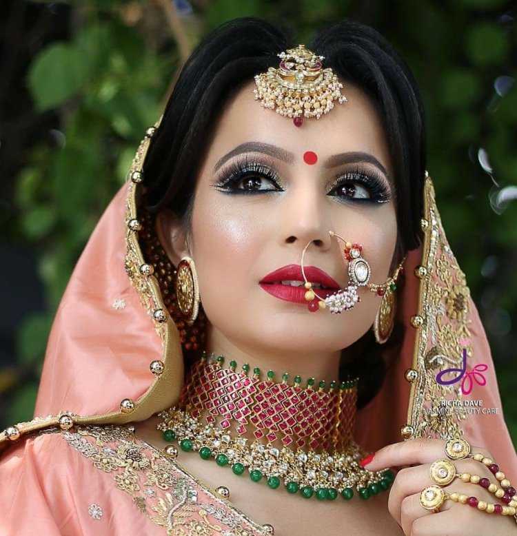 Бинди индианки