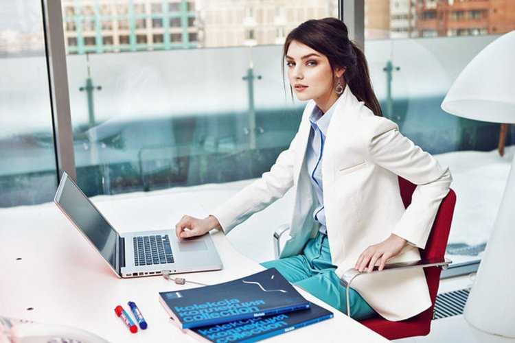 Офис менеджер стильный