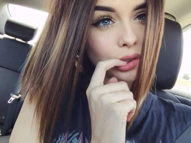 Acacia Brinley Clark 16 лет