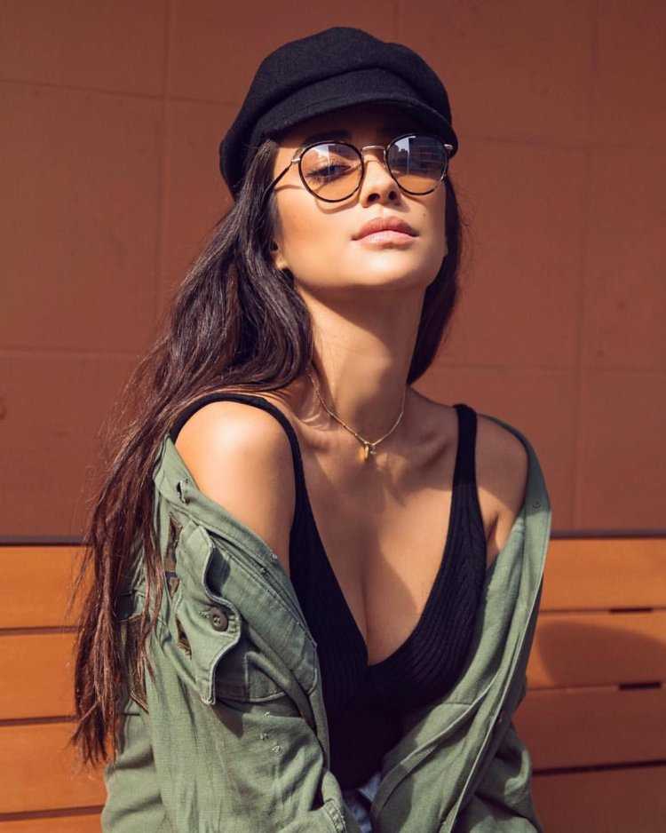 Шей Митчелл Инстаграм