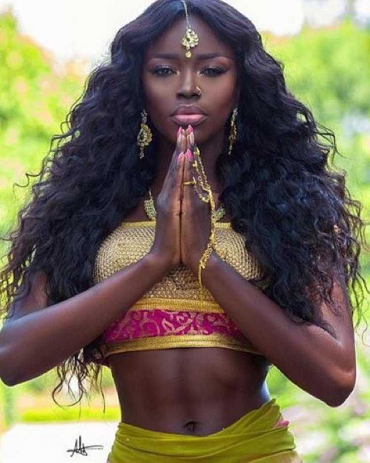 Моника Африкан