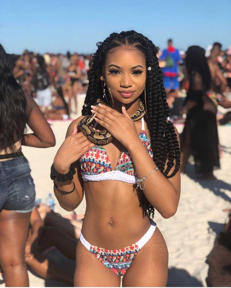 Джада Накоул