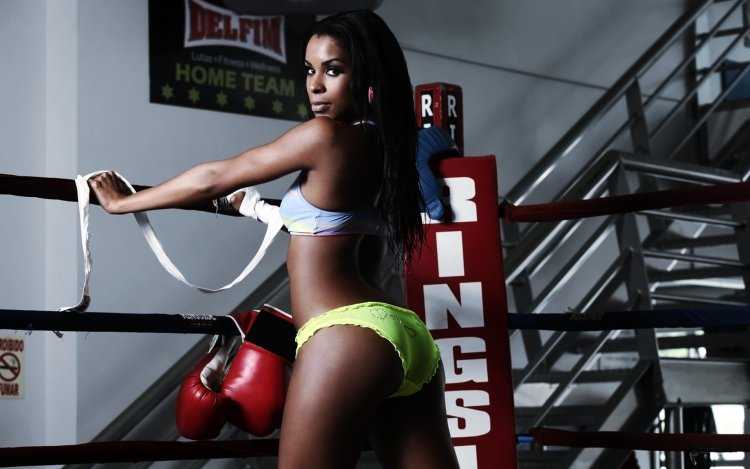 Шанделла Пауэлл ринг герлз