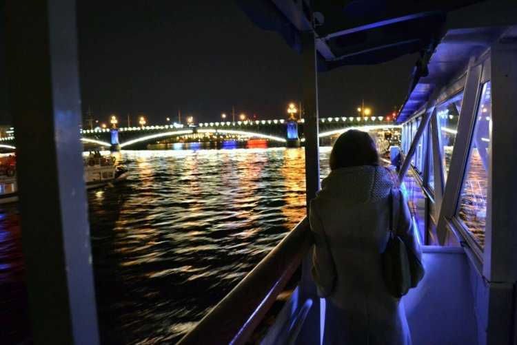 Ночная прогулка на теплоходе Питер