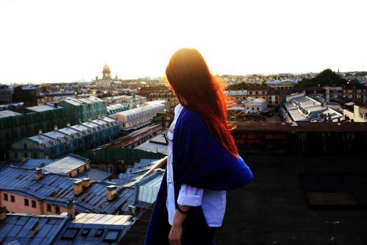 Девочка на крыше