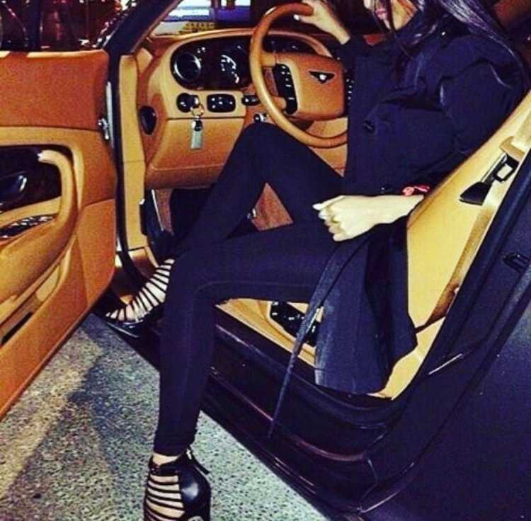 Богатая девушка без лица