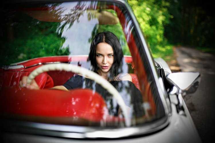 Ангелина Петрова за рулем