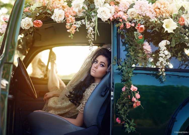 Фотосессия с букетом в машины