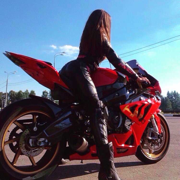 Таня Озолина без мотоцикла