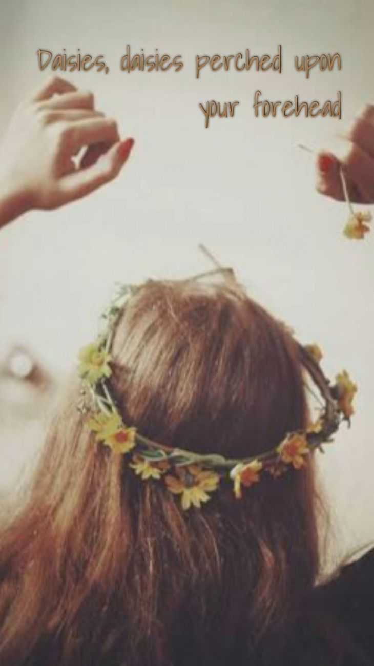 Девочка с короткими русыми волосами