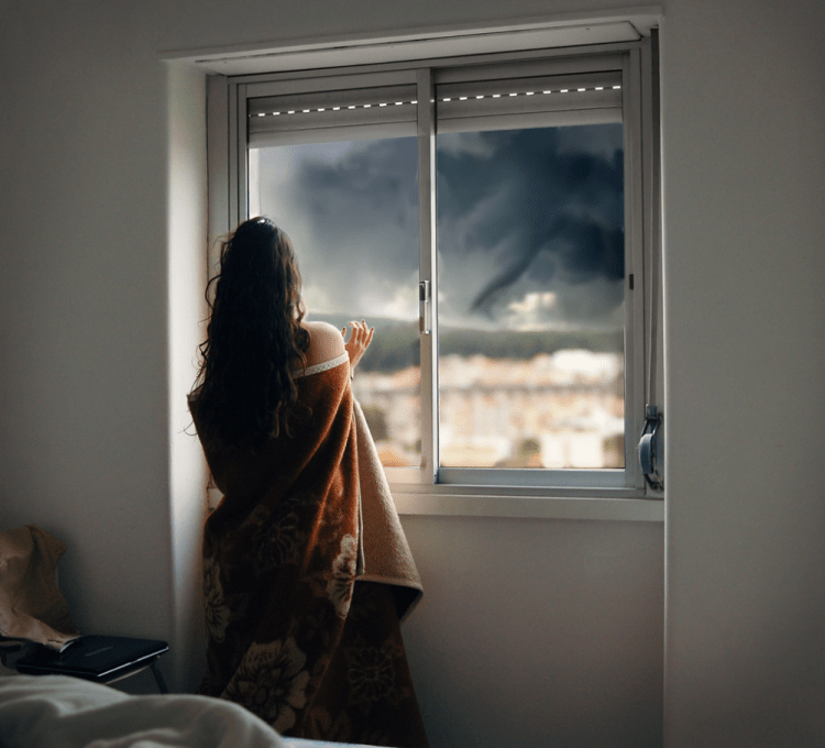 Девушка ждет