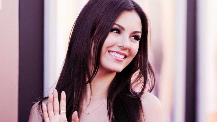 Виктория Джастис