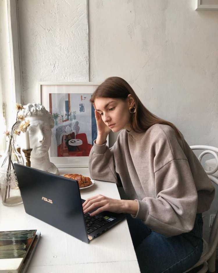 Человек за ноутом