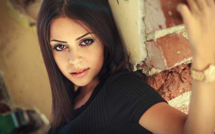 Красивые кареглазые девушки