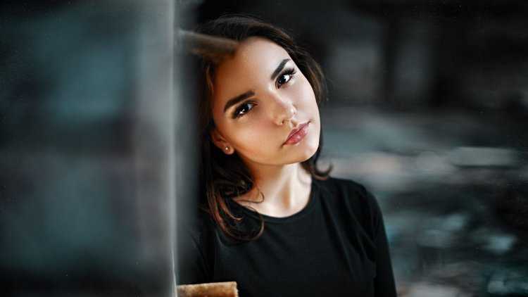 Кареглазые девушки