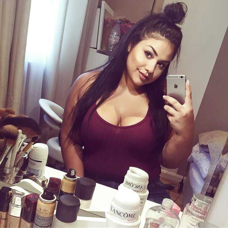 Селфи Диана Сирокай