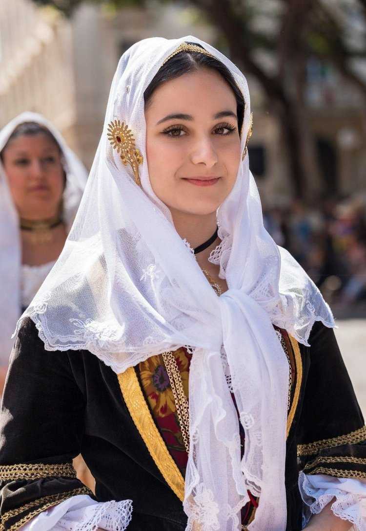 Еврейская женская одежда