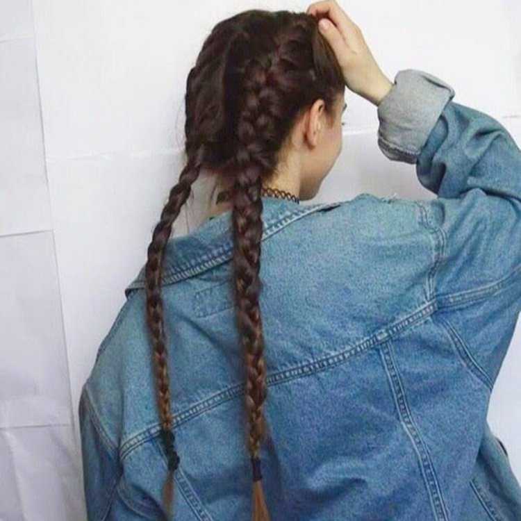 Девушка с косами Эстетика