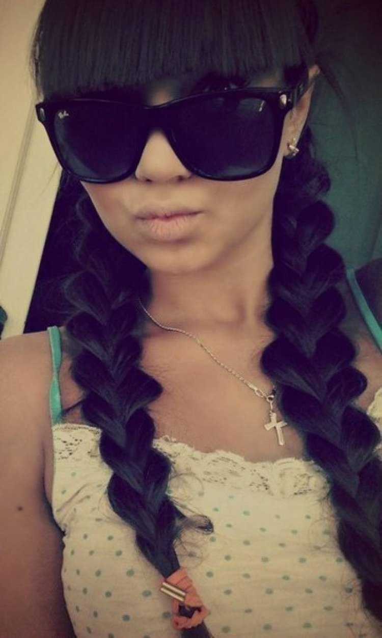 Брюнетки с длинными волосами