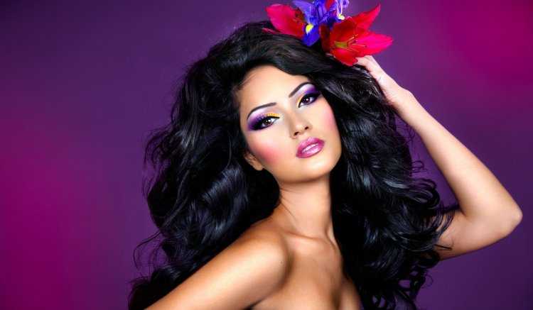 Девушка с красивым макияжем