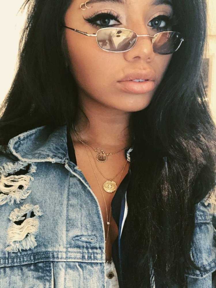 Пирсинг брови у девушек красивый